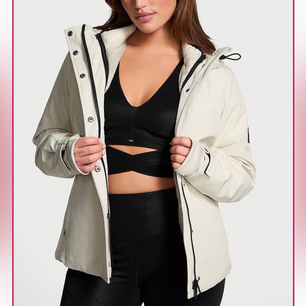 NWT Victoria's Secret
VSX 3-in-1 Jacket